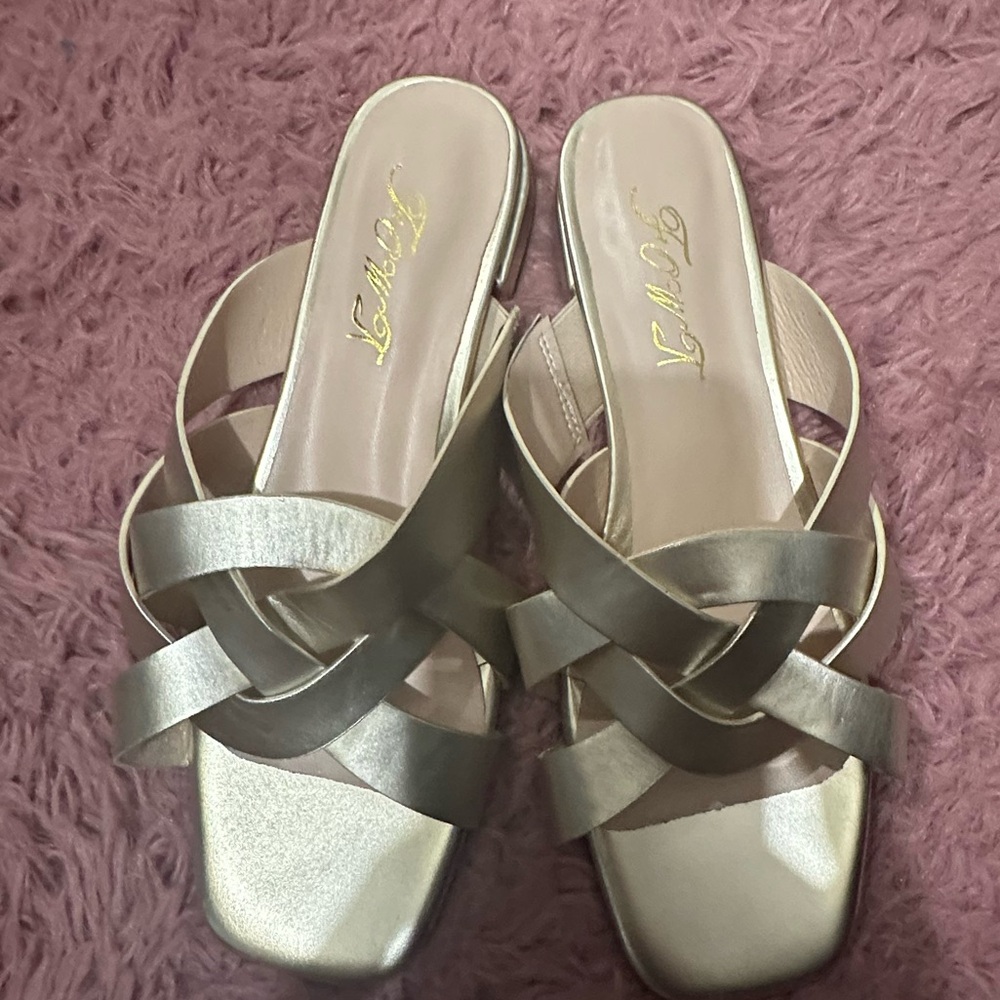Women’s gold sandals